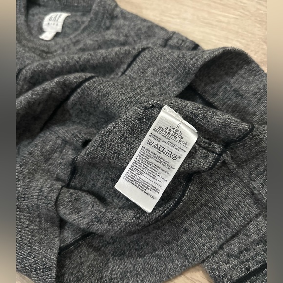 Super soft charcoal striped tight knit sweater so cozy - Picture 4 of 7